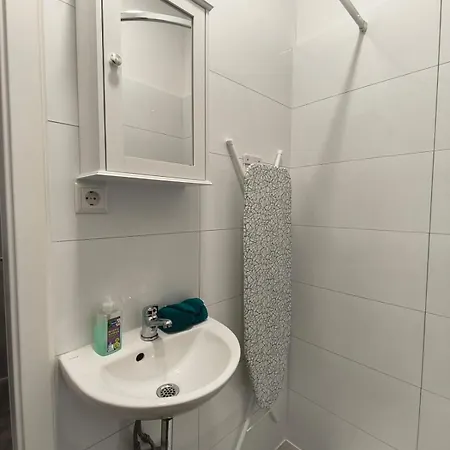 Neuwertiges Mit Schnellem Wlan, Glasfaser, R12 Апартаменты Фрайберг-ам-Неккар