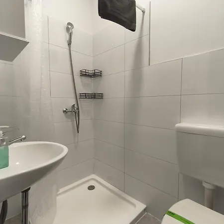 Neuwertiges Mit Schnellem Wlan, Glasfaser, R12 * Фрайберг-ам-Неккар